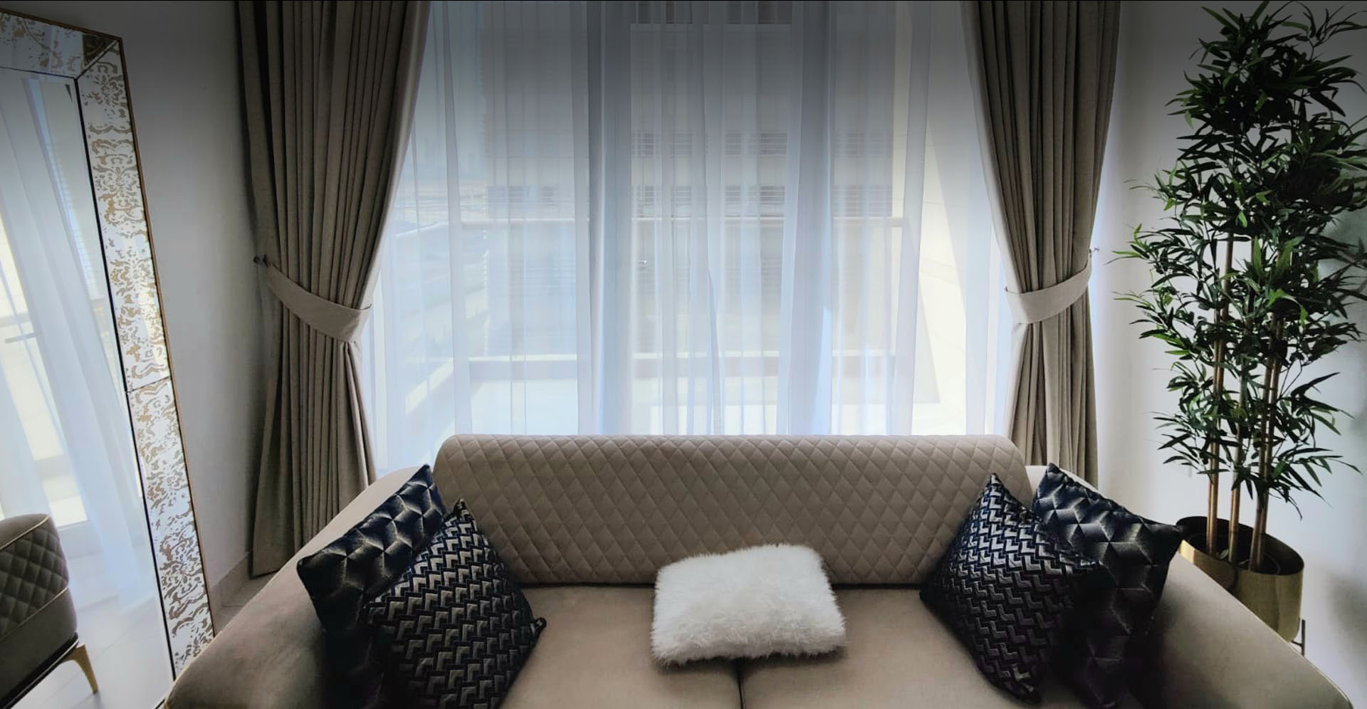 Choosing Curtains in dubai